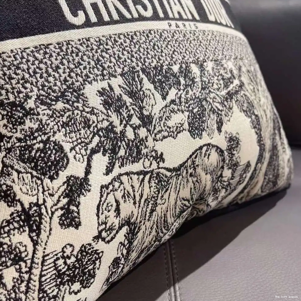 2.0 THROW PILLOW CHRISTIAN 0527